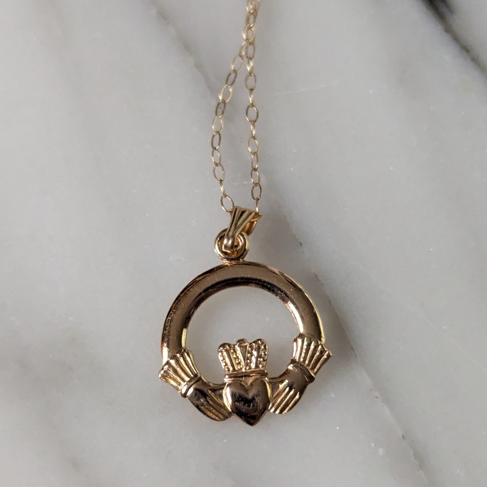 14k Vintage Elegant Gold Claddagh Pendant Necklace - Made In Ireland 🇮🇪☘️